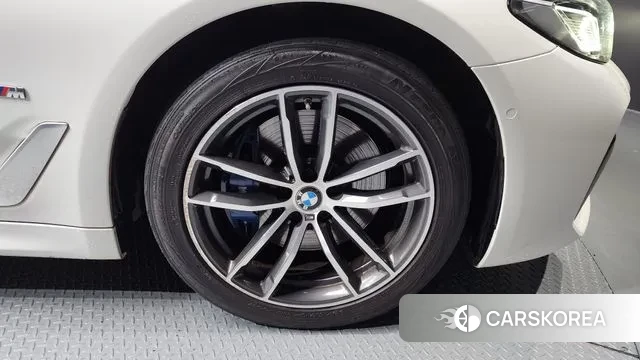 BMW 5 Series (G30) id 3232862 из Кореи 15