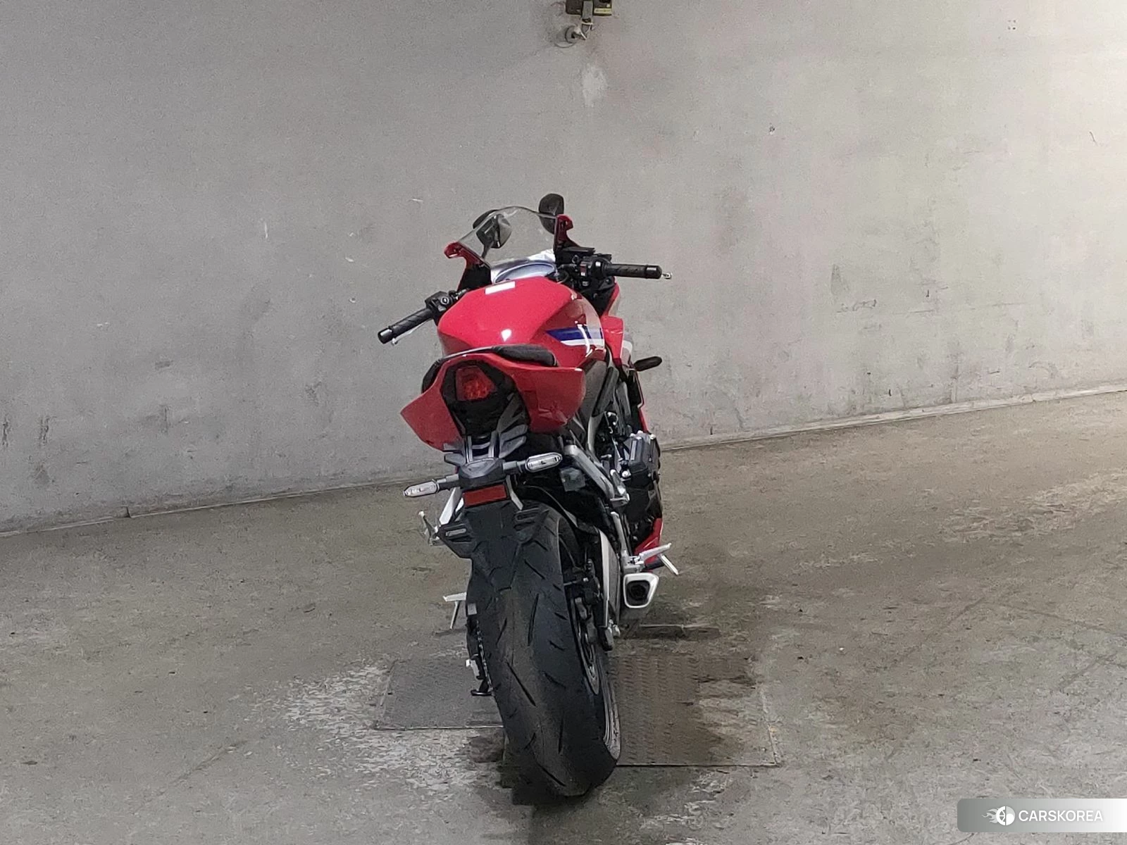 Проданный Honda CBR650R E-CLUTCH id 3950146 из Японии, фото 2