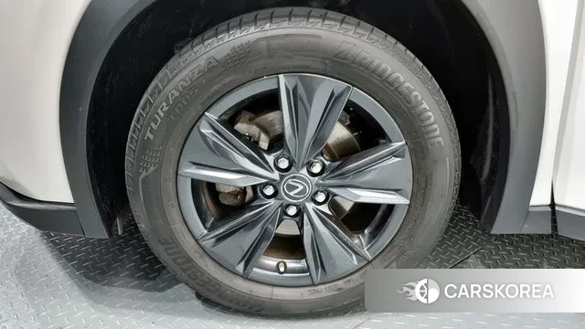 Lexus UX250h id 2902017 из Кореи 15