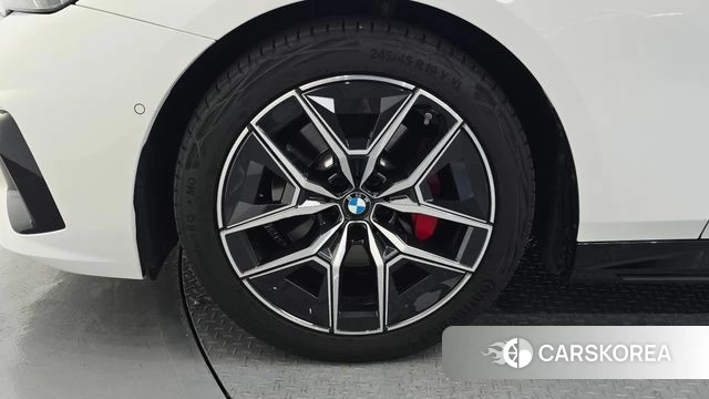 BMW 5 Series (G60) id 4739400 из Кореи 32