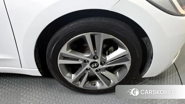 Hyundai Avante AD id 3014045 из Кореи 15