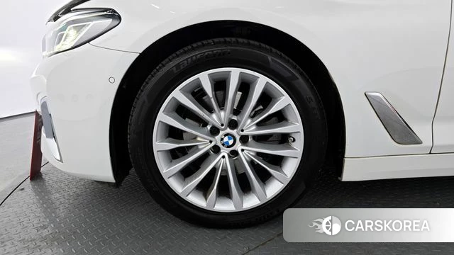 BMW 5 Series (G30) id 3842036 из Кореи 15