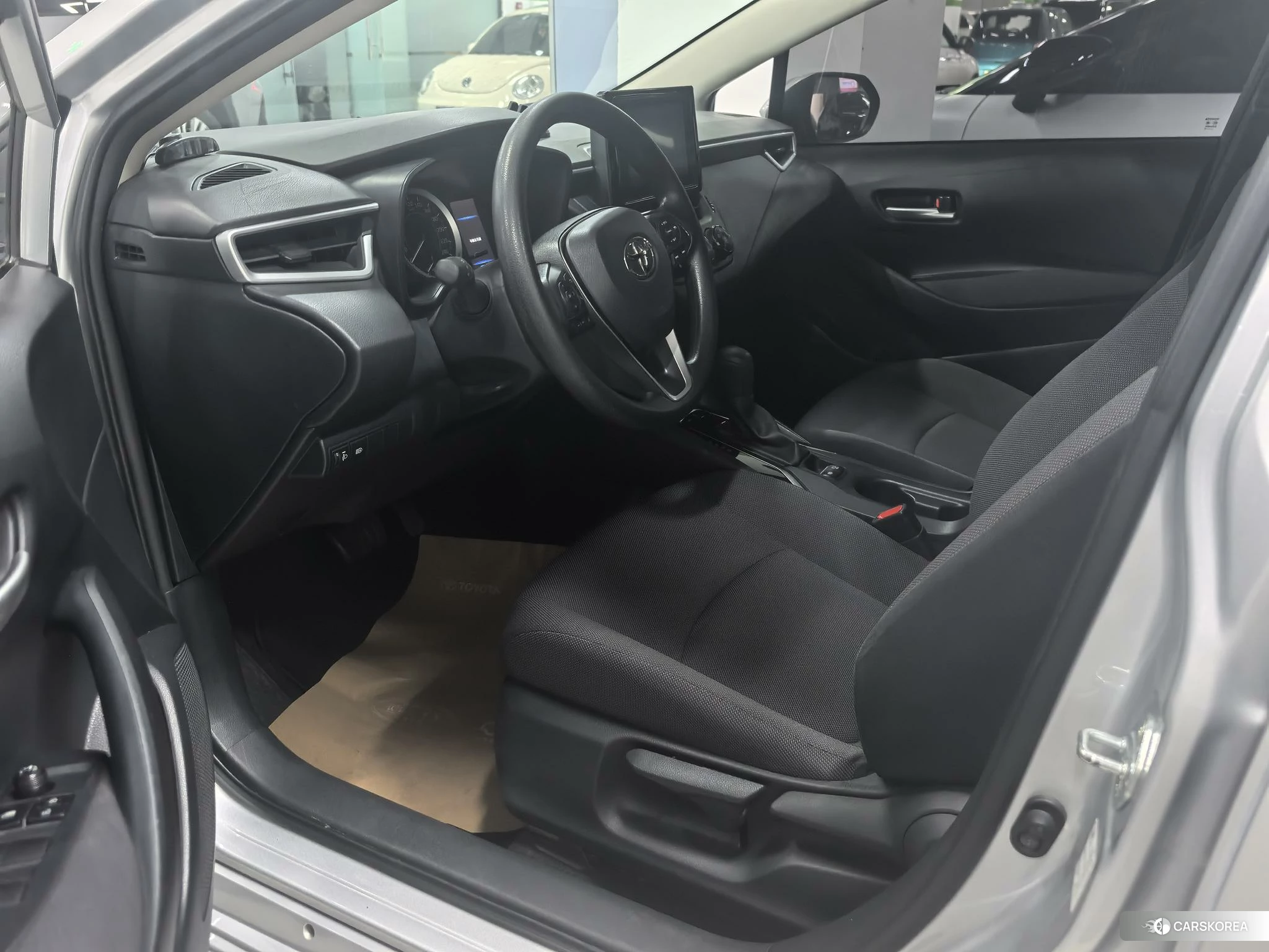 Toyota Corolla 2022 Серебристо-серый из Китая, фото 5