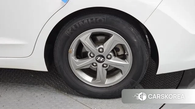 Hyundai Avante AD id 3558010 из Кореи 15