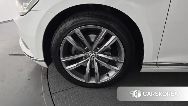 Volkswagen Passat GT (B8) id 3703895 из Кореи 15