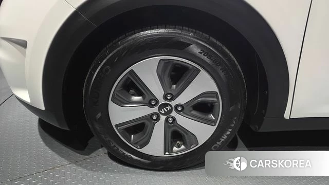 Kia Niro id 3808325 из Кореи 15