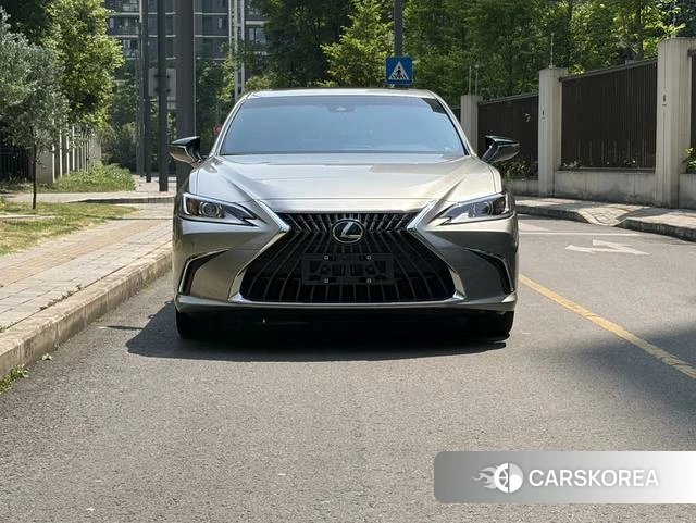 Lexus ES id 4300147 из Китая 21