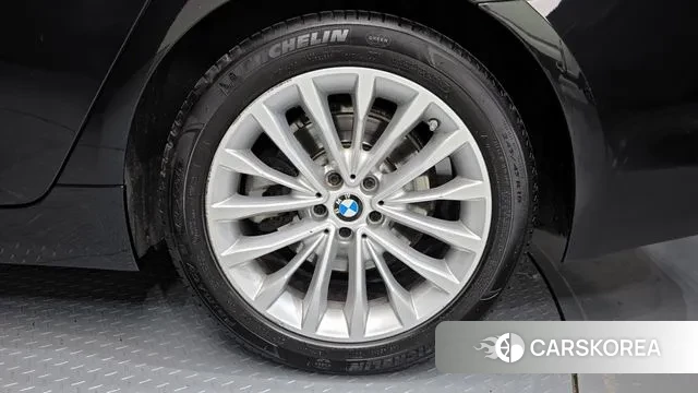 BMW 5 Series (G30) id 3235943 из Кореи 15