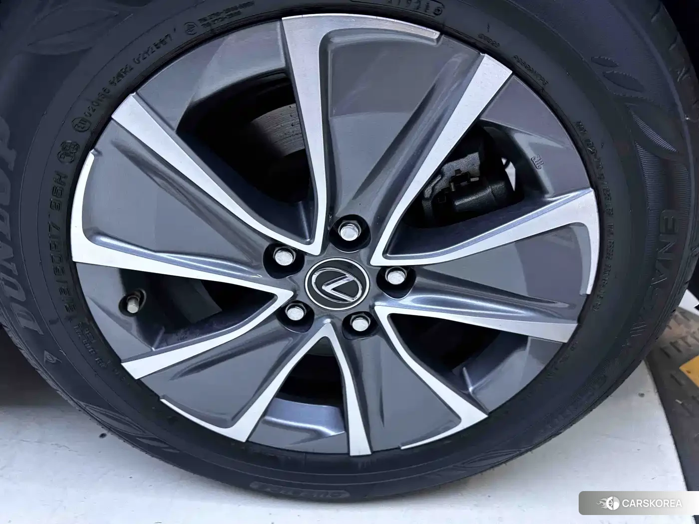 Lexus UX id 4622542 из Китая 19