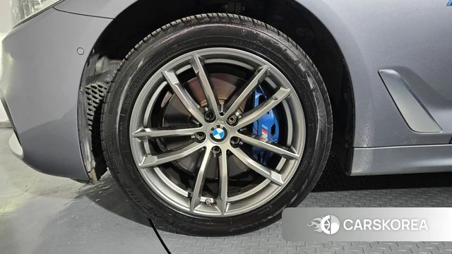 BMW 5 Series (G30) id 4188536 из Кореи 15