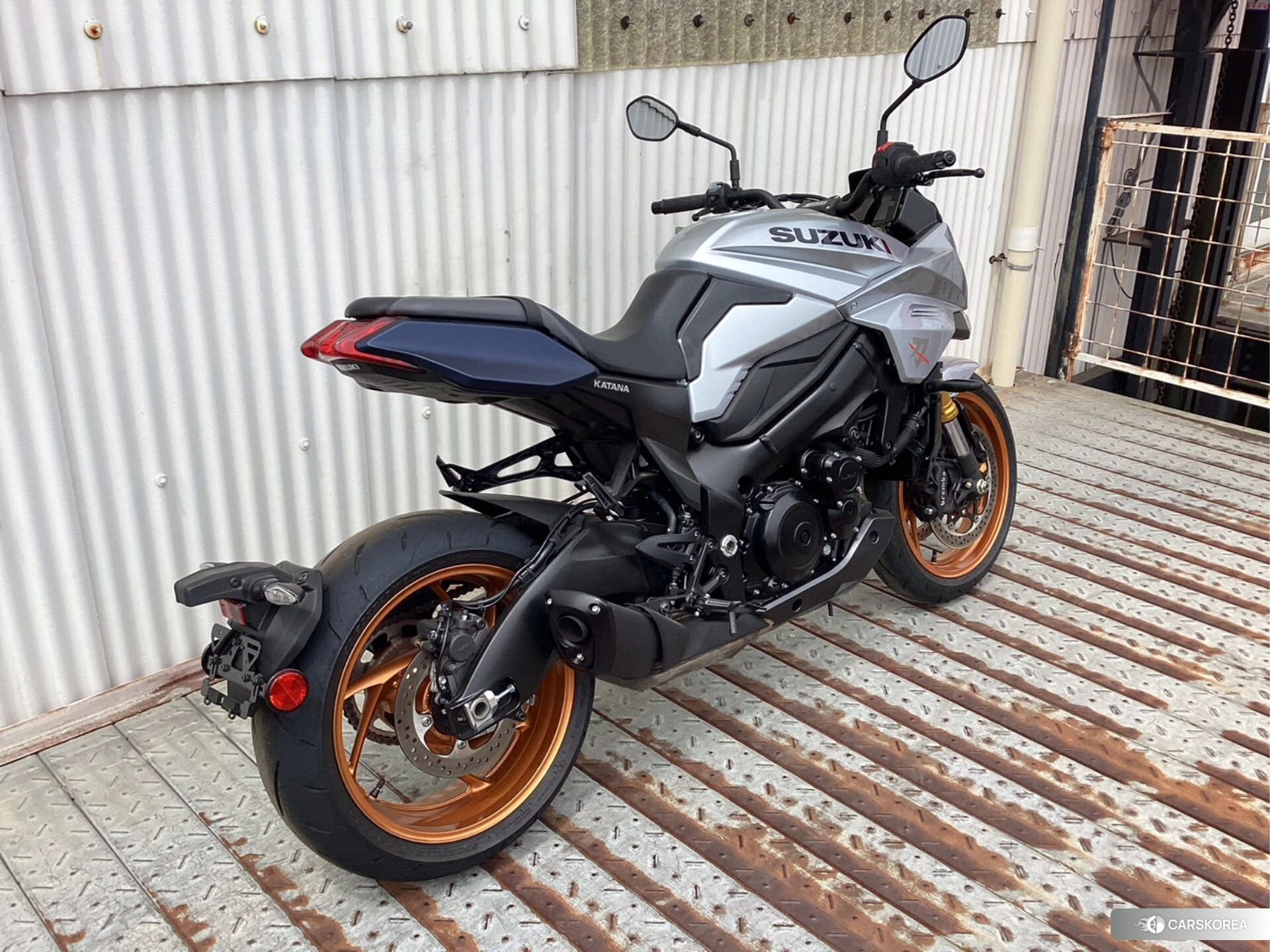 Suzuki GSX-S1000S Katana id 3947953 из Японии 6