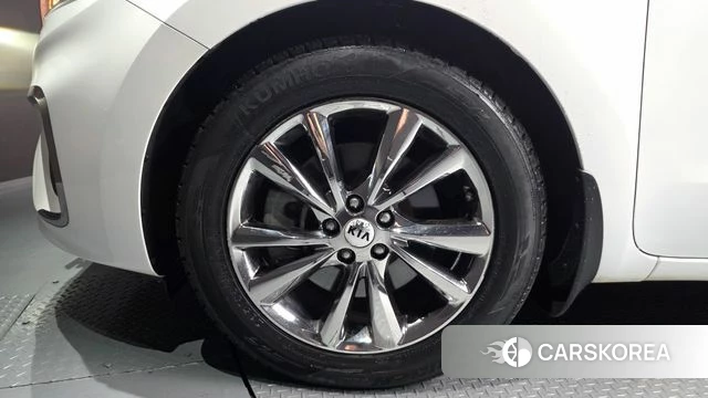 Kia The New Carnival id 4568725 из Кореи 30