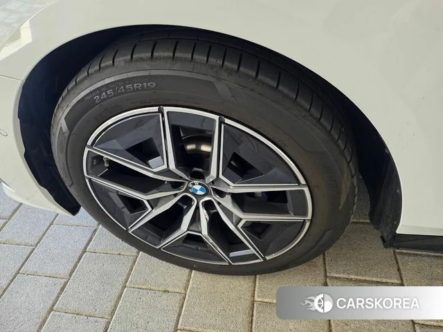 BMW 5 Series (G60) id 3896398 из Кореи 15