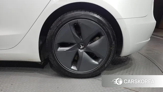 Tesla Model 3 id 2965547 из Кореи 15