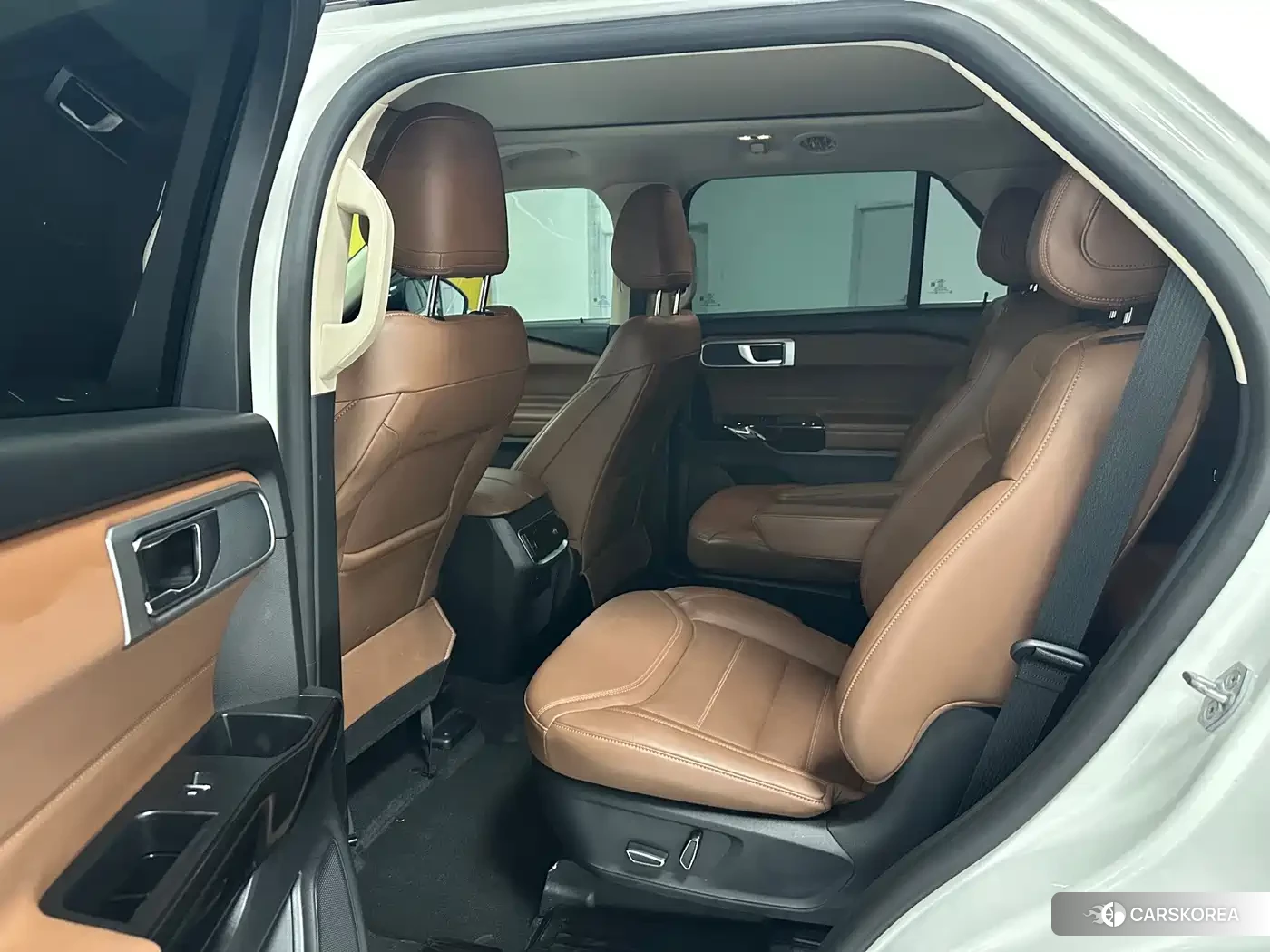 Ford Explorer 2023 Белый из Китая, фото 5
