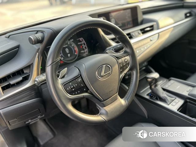 Lexus ES id 4300130 из Китая 15