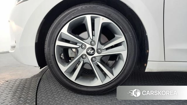 Hyundai Avante AD id 4020632 из Кореи 15