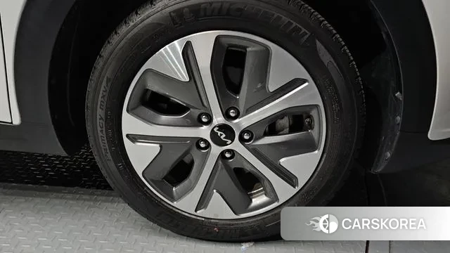 Kia Niro EV id 3053970 из Кореи 15