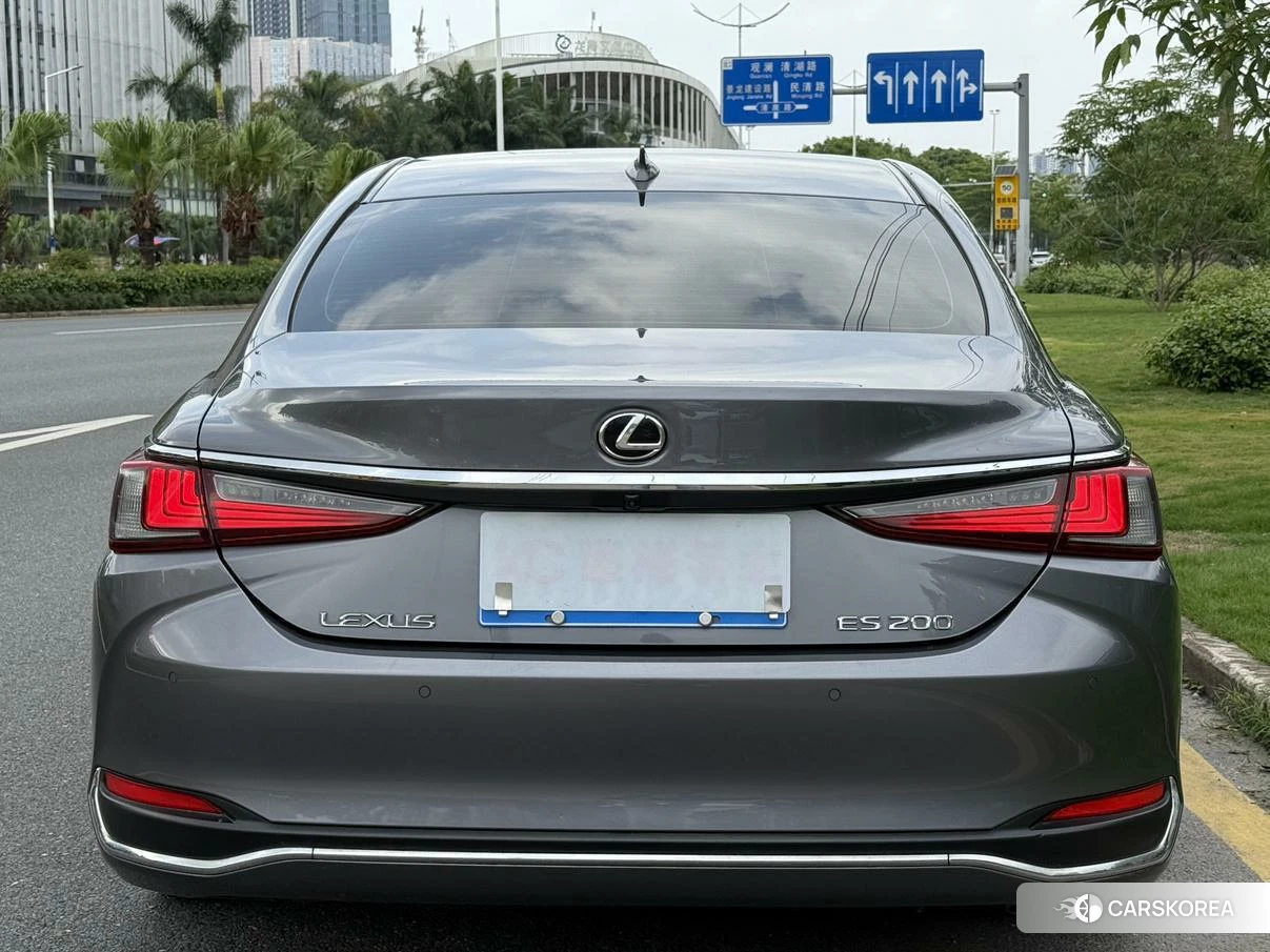 Lexus ES id 4462002 из Китая 12