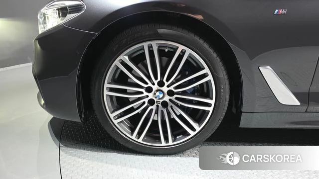 BMW 5 Series (G30) id 4923704 из Кореи 26