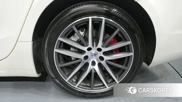 Maserati Ghibli id 3499917 из Кореи 15