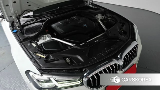 BMW 5 Series (G30) id 4864031 из Кореи 33