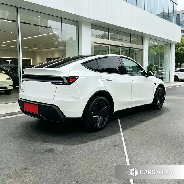 Tesla Model Y 2026 Белый из Китая, фото 6