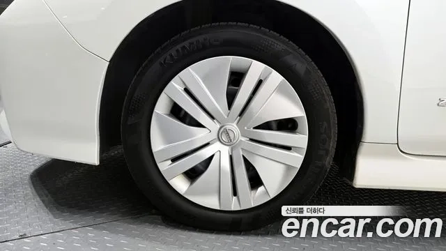 Nissan Leaf (ZE1) id 2870152 из Кореи 15