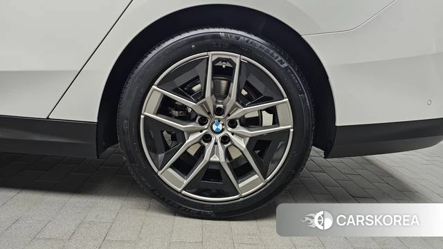 BMW 5 Series (G60) id 3793132 из Кореи 15