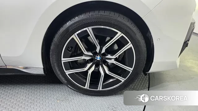 BMW 7 Series (G70) id 3684871 из Кореи 15