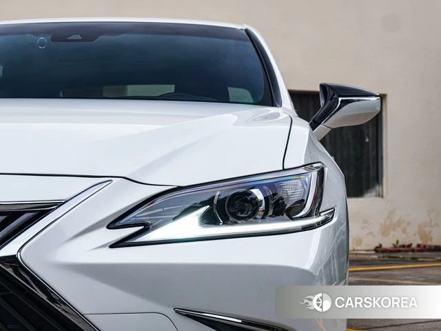 Lexus ES id 3890790 из Китая 24