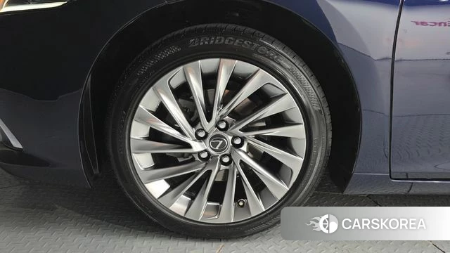 Lexus ES300h 7th generation id 4716731 из Кореи 30