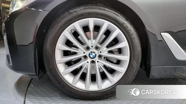 BMW 5 Series (G30) id 3659551 из Кореи 15