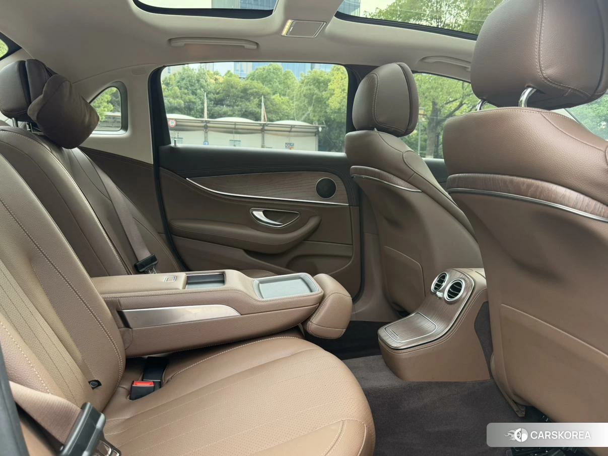 Mercedes-Benz E-class id 4452951 из Китая 18