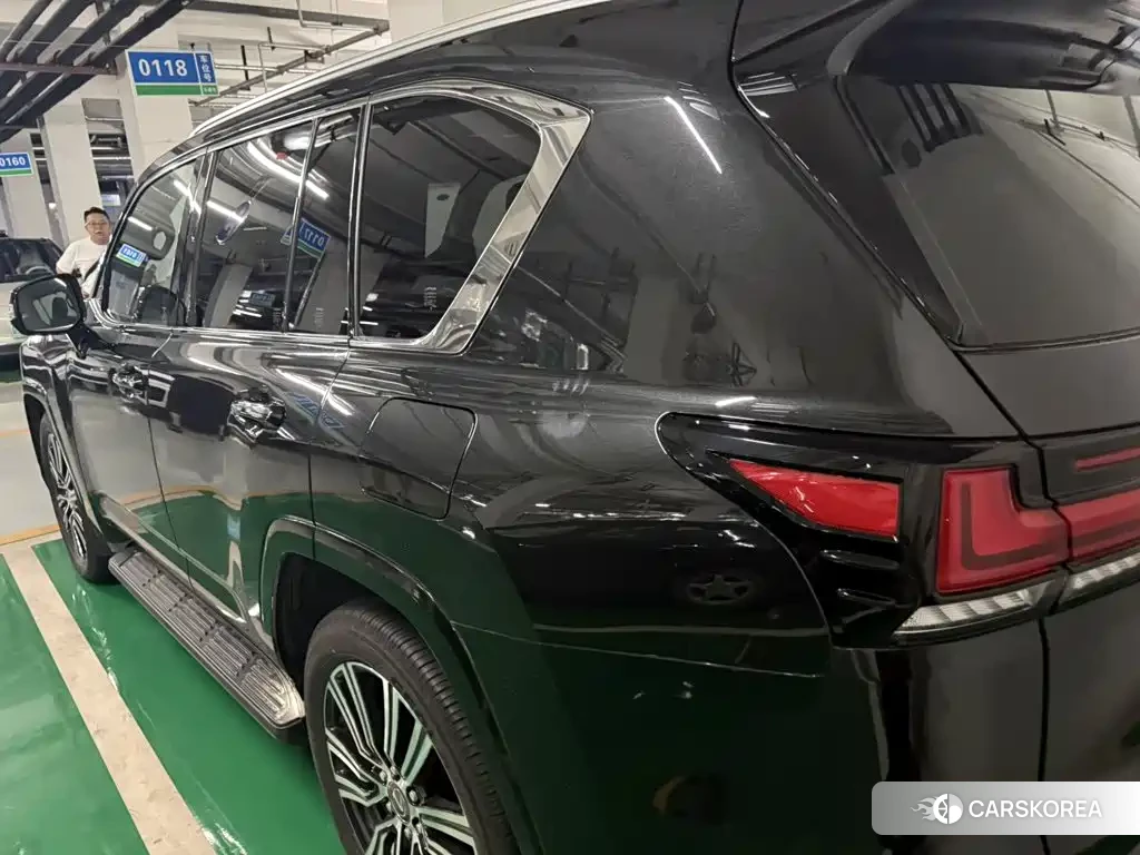 Lexus LX 2025 Черный из Китая, фото 5