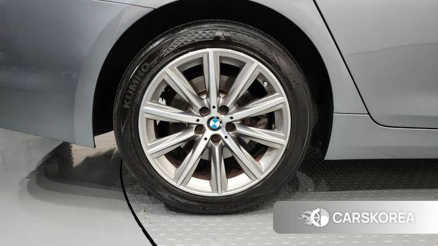 BMW 5 Series (G30) id 4596051 из Кореи 29