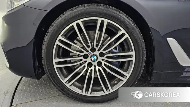 BMW 5 Series (G30) id 3479888 из Кореи 15