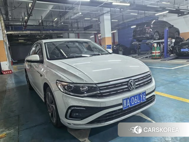 Volkswagen Bora 2023 Белый из Китая, фото 5