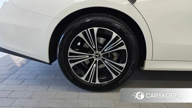 Mercedes-Benz E-Class W214 id 4762485 из Кореи 28
