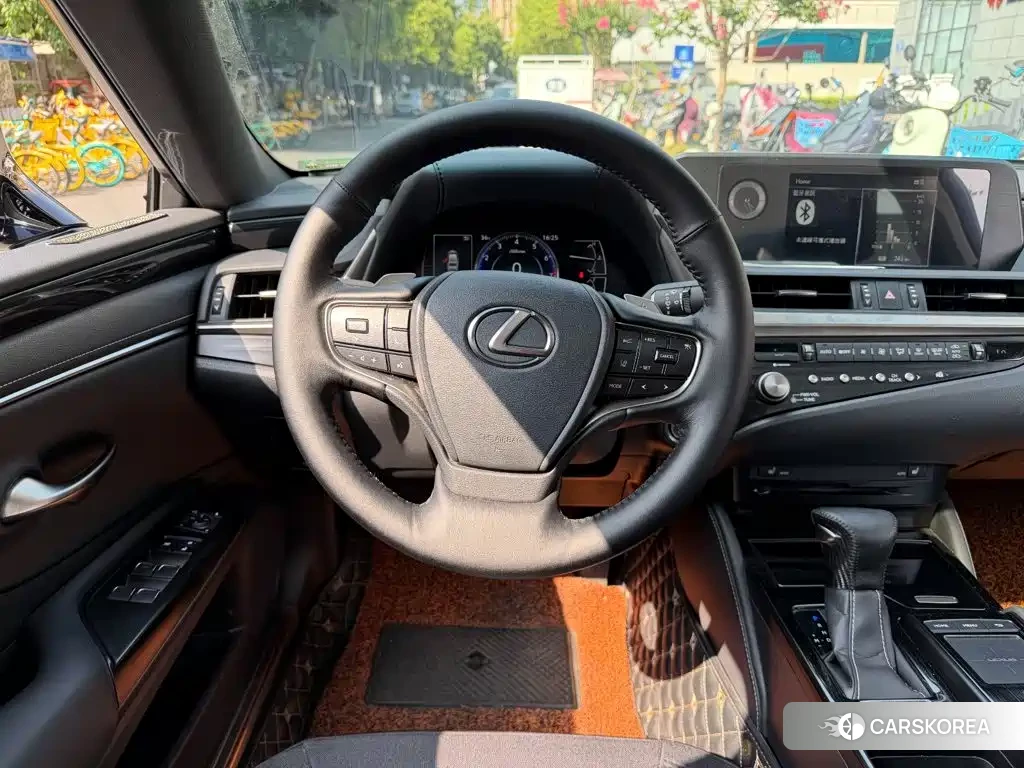 Lexus ES id 4644735 из Китая 9