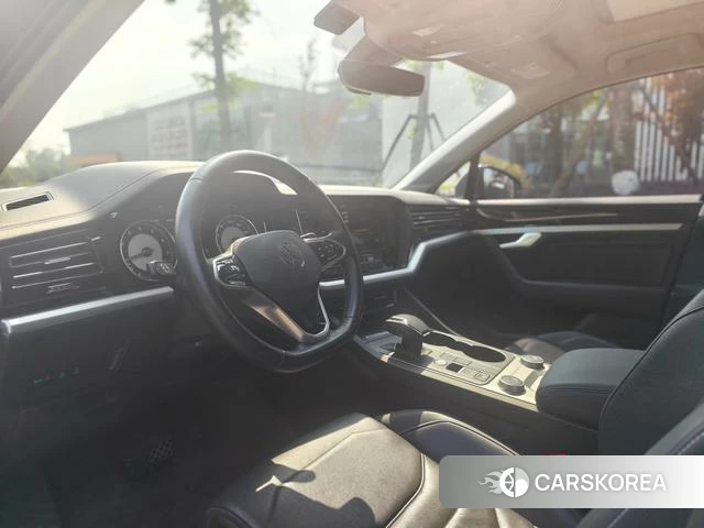 Volkswagen Touareg id 4259854 из Китая 13