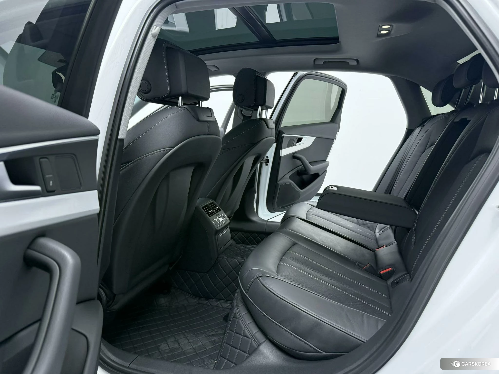 Audi A4L 2023 Белый из Китая, фото 5