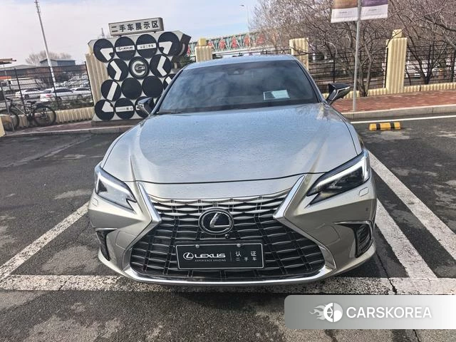 Lexus ES id 4263385 из Китая 8