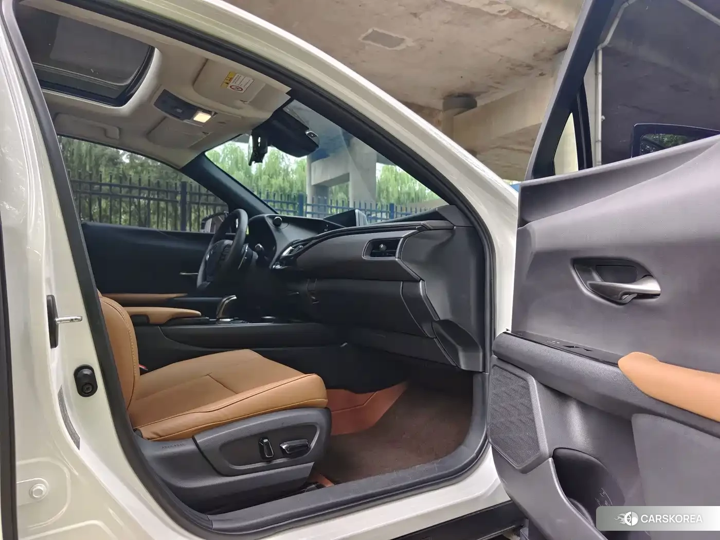 Lexus UX id 4679603 из Китая 18