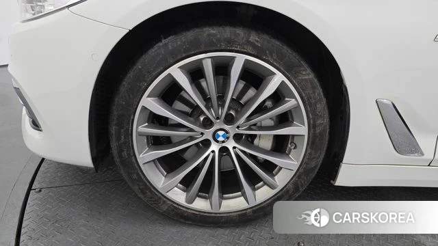 BMW 5 Series (G30) id 3917199 из Кореи 15