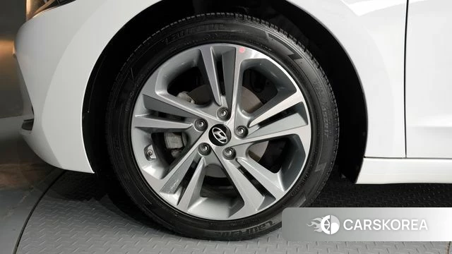 Hyundai Avante AD id 4447837 из Кореи 25