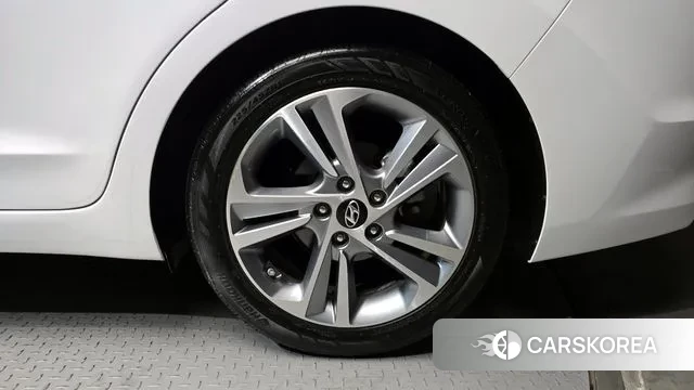 Hyundai Avante AD id 3423626 из Кореи 15