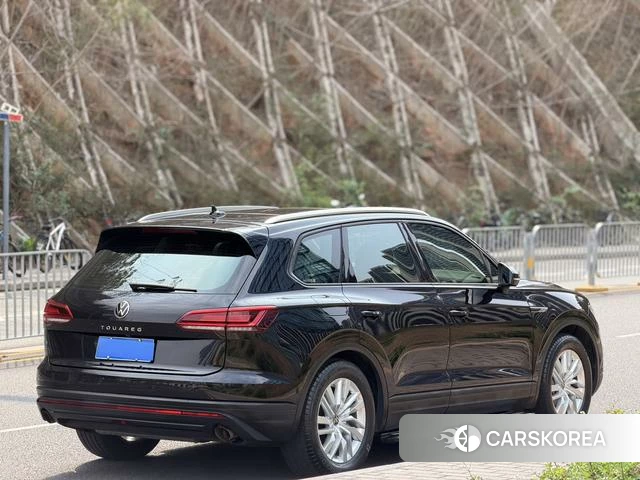 Volkswagen Touareg id 4274755 из Китая 9
