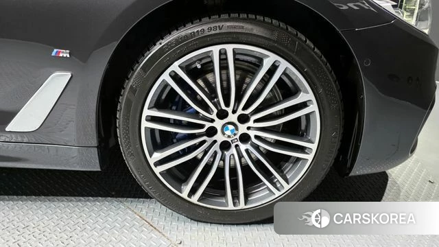 BMW 5 Series (G30) id 3800551 из Кореи 15