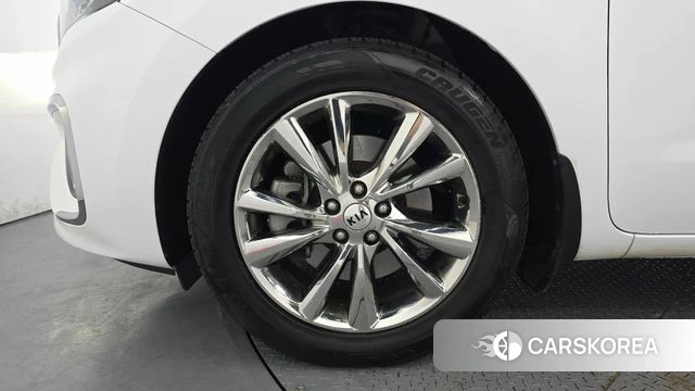 Kia The New Carnival id 4363150 из Кореи 27